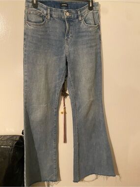 Express Light Wash Med-Rise Wide Leg Jeans